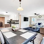 Homestay Cozy, 1-level - 5 Miles To Uptown Clt Charlotte