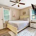 Homestay Cozy, 1-level - 5 Miles To Uptown Clt *