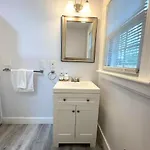Charming 3 Bdrm In - 1 Mile To Uptown Holiday home *