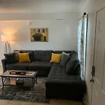 Suite 4, Sleep 5, Walk To Attractions In Uptown