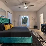 Gorgeous Glam House Across From Park - 3 Bedrooms!