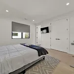 Amazing Views Rooftop Patio, Gym And Game Holiday home Charlotte