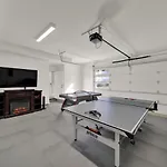 Amazing Views Rooftop Patio, Gym And Game Holiday home Charlotte