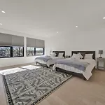 Holiday home Amazing Views Rooftop Patio, Gym And Game
