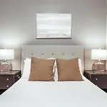 Modern Apartment In Prime Location Id3672
