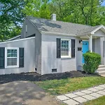 Holiday home Charming 3 Bdrm In - 1 Mile To Uptown *