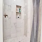 Charming 3 Bdrm In - 1 Mile To Uptown Holiday home