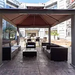 Luxury Apartment Wifi, Gym, Pool, Shops & Food! Unit 329