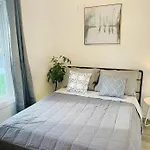 Holiday home Modern Near Uptown Clt, Airport And *