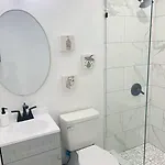 Holiday home Modern Near Uptown Clt, Airport And Charlotte