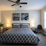 Luxury 4Bdr Ranch House In Great Location