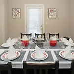 Luxury 4Bdr Ranch House In Great Location
