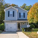 15 Mins To Uptown, 4 Bedroom + 2.5Ba, Family Friendly!