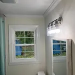 Cozy 3 Bedroom Home Near Uptown