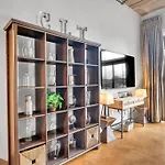 Charming 1Br Condo - Full Kitchen - Uptown Living