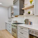 Luxe Townhome In South End Charlotte Near Uptown!