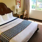 Golden Green Hotel, Charlotte