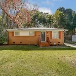 Charlotte Charm Haven With Outdoor Tv