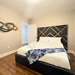 Cozy I Darlin\' 2 Bedroom Only 4 Mins From Uptown
