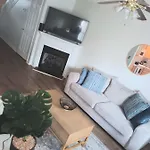 Two Master Bedroom Townhouse!