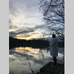 3-Bdr Direct Waterfront Cottage