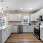 Brand New Cozy Modern Bungalow W/Hot Tub+Movieroom 7 Min From Uptown