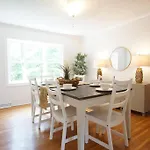 Spacious Family Friendly With Game By Unc Holiday home *