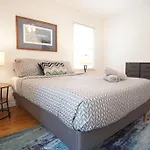 Holiday home Spacious Family Friendly With Game By Unc