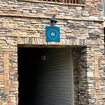 South Charlotte\'S Cozy & Modern