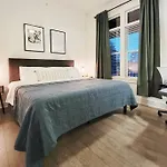 New Stylish Getaway- 5 Mil To Uptown/3 Smart Tvs!