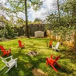 Walking Distance To Restaurants Bars And Breweries Holiday home *