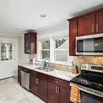 Walking Distance To Restaurants Bars And Breweries Holiday home *