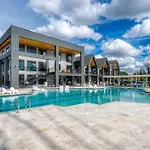 The Royal Escape - Featured On Love Is Blind S6