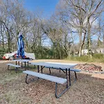North Carolina Abode With Fire Pit, Near Theme Parks