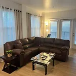 Uptown Luxury Near It All Apartment *