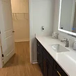 Apartment Uptown Luxury Near It All