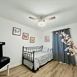 Modern Near Uptown Clt, Airport And Holiday home