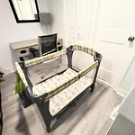 Holiday home Charming 3 Bdrm In - 1 Mile To Uptown *