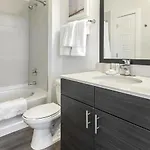 Landing Modern With Amazing Amenities