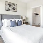 Landing Modern With Amazing Amenities * Charlotte