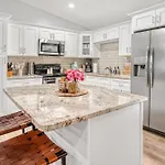 Vibrant South Clt Oasis, 3brs, Patio, Fire Pit Holiday home Charlotte