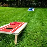 Vibrant South Clt Oasis, 3brs, Patio, Fire Pit