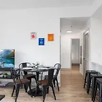 The Tar Heel - Stylish 4Br With City Views - Free Parking - Gym - Pet-Friendly
