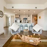 Uptown Fully Furnished 2Br Apartment Apts