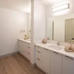 Queen Classic Apartment Charlotte