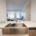Queen Classic Apartment Charlotte