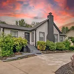 Stylish Home Near Uptown, Unc, Noda, Plaza-Shamrock
