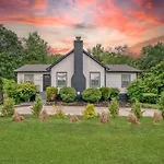 Stylish Home Near Uptown, Unc, Noda, Plaza-Shamrock