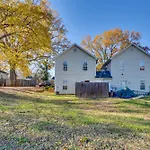 Uptown Charlotte Townhome W/ Patio & Yard!