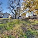 Uptown Charlotte Townhome W/ Patio & Yard!